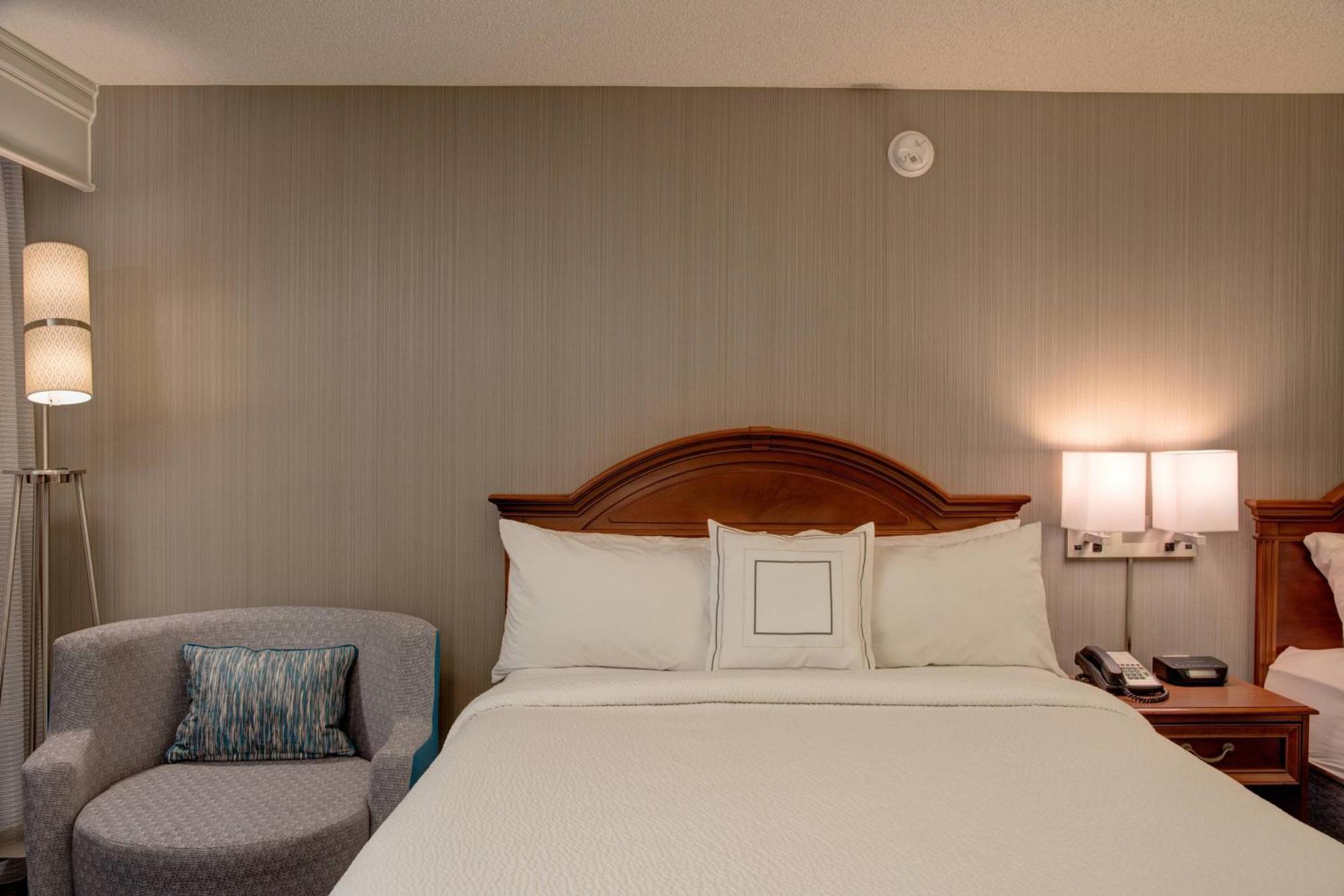 คอร์ทยาร์ด ชาเปล ฮิลล์ Hotel แชเปิลฮิลล์ ภายนอก รูปภาพ