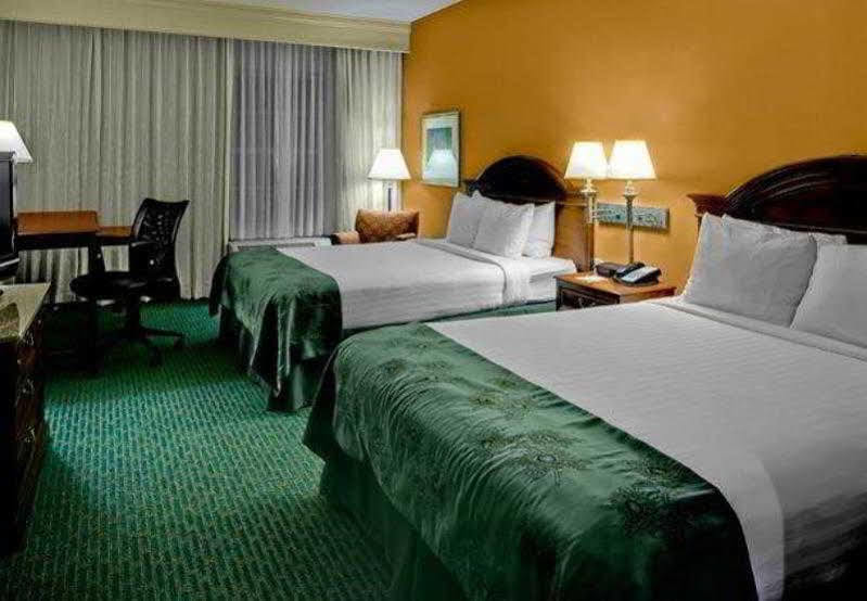 คอร์ทยาร์ด ชาเปล ฮิลล์ Hotel แชเปิลฮิลล์ ภายนอก รูปภาพ